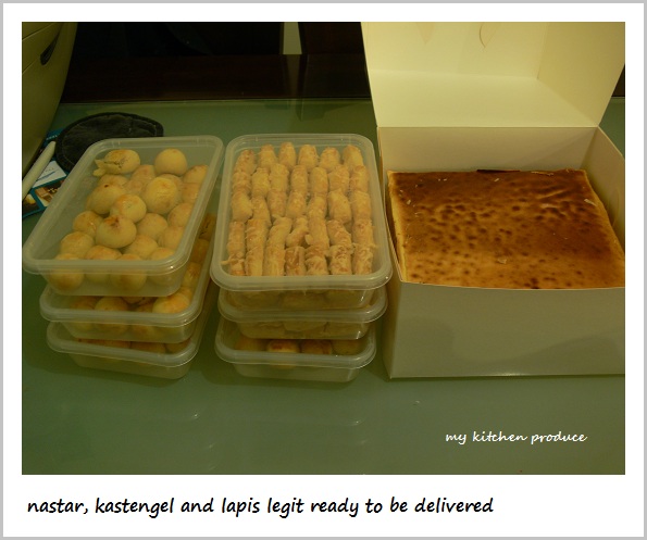 nastar, kastengel, lapis legit ready to be delivered